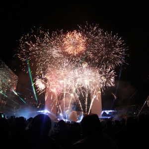 Defacto Fireworks and Light Show La Defense - Erasmus of Paris