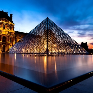Louvre Museum by Night - Erasmus of Paris