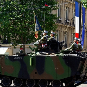 Défilé du 14 Juillet Champs Elysées Paris - Erasmus of Paris