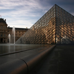 Louvre Pyramid Icone - Pyramide du Louvre